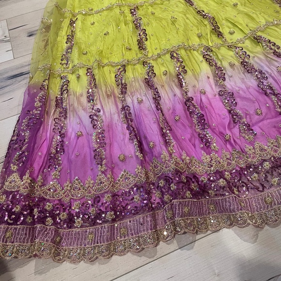Women’s Wedding Indian 2 Piece Lime Green & Purple Skirt w Matching Wrap - Picture 3 of 12